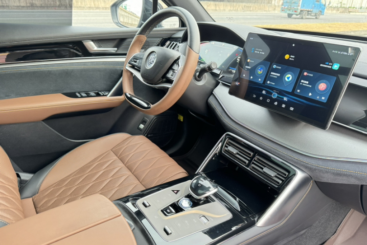 比亚迪 唐新能源 2021款 DM-i 112KM 尊贵型局部细节9011