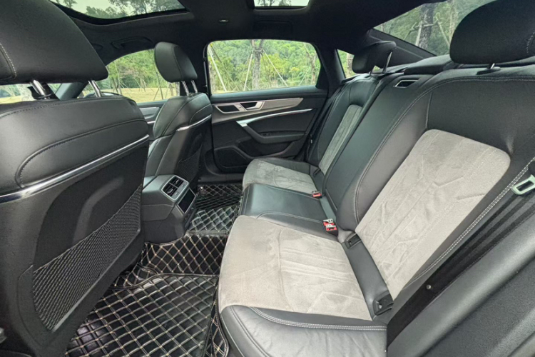 奥迪A6L 2023款 改款 45 TFSI 臻选动感型中控内饰7003