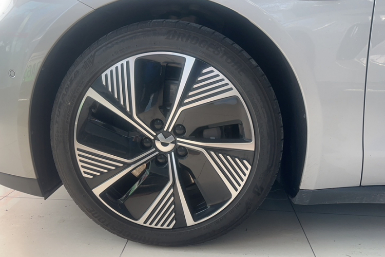 蔚来ET7 2024款 75kWh 行政版车身外观6008