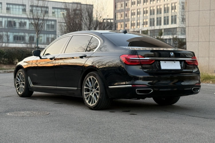 宝马7系 2017款 730Li 领先型车身外观6002
