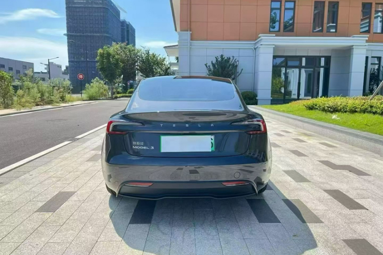 特斯拉 Model 3 2025款 后轮驱动版车身外观6007