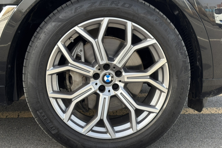 宝马X7 2023款 xDrive40i 领先型豪华套装局部细节9009