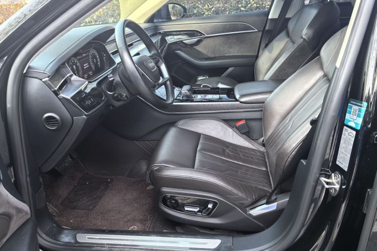 奥迪A8 2019款 A8L 50 TFSI quattro 舒适型中控内饰7005