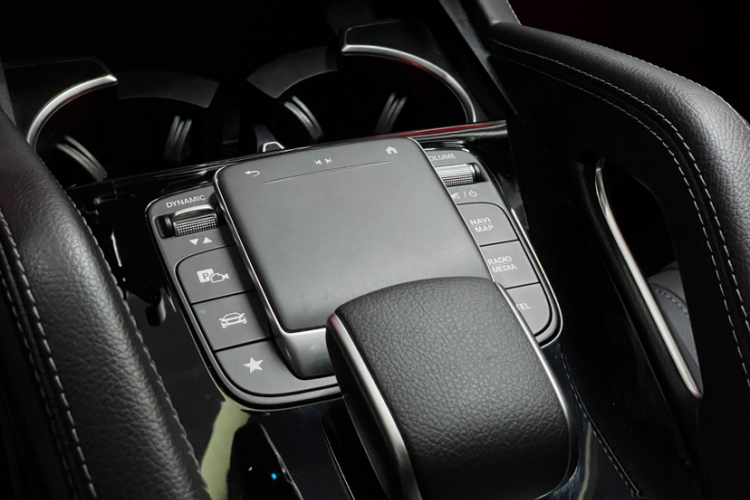 奔驰GLE 2022款 改款 GLE 350 4MATIC 轿跑SUV 时尚型局部细节18