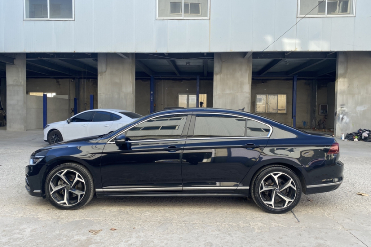 大众 迈腾 2023款 200万辆纪念版 280TSI DSG领先型车身外观6005