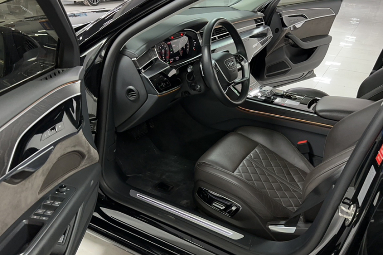 奥迪A8 2021款 A8L 50 TFSI quattro 舒适型中控内饰7004