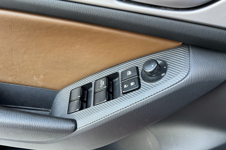 马自达3 昂克赛拉 2017款 三厢 1.5L 自动舒适型 国V中控内饰7007