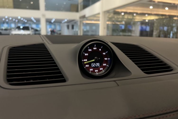 保时捷 Cayenne新能源 2022款 Cayenne E-Hybrid 2.0T 铂金版车身外观6004