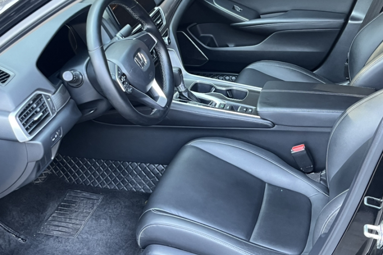 本田 雅阁 2022款 260TURBO 豪华版中控内饰7002