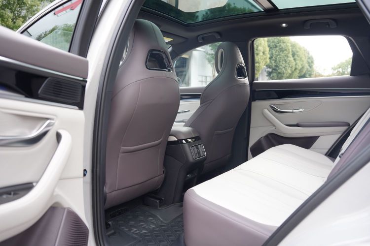 比亚迪 宋PLUS新能源 2025款 EV 605km 旗舰型中控内饰7009