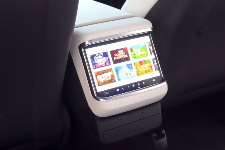 特斯拉 Model X 2023款 双电机全轮驱动版中控内饰7007