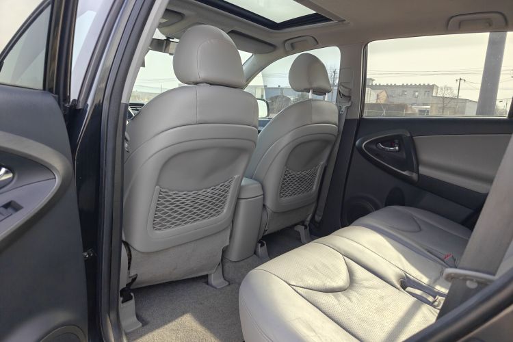 丰田 RAV4荣放 2011款 2.4L 自动四驱至臻版中控内饰7002
