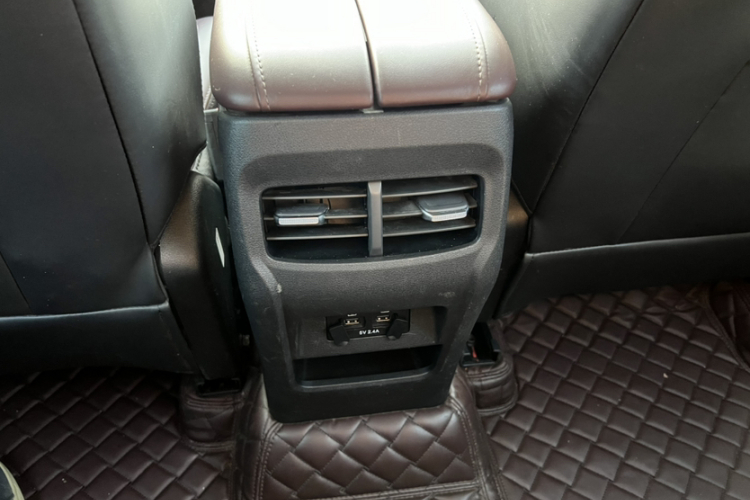 思皓QX 2021款 300T DCT追光版局部细节9015