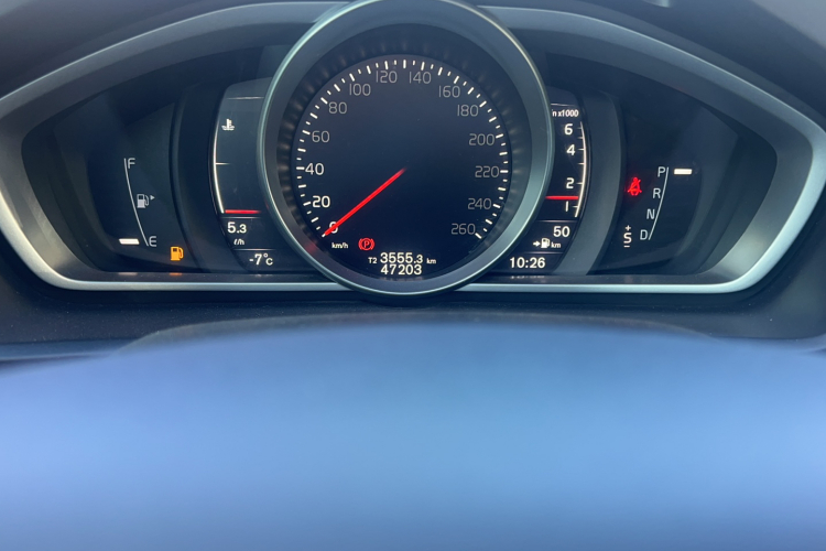 沃尔沃V40 2018款 T3 智雅版中控内饰15