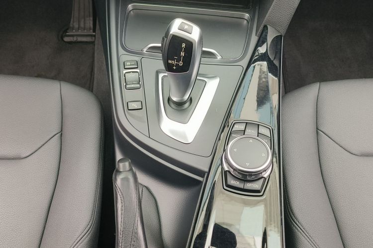 宝马3系 2017款 320Li 时尚型中控内饰7013