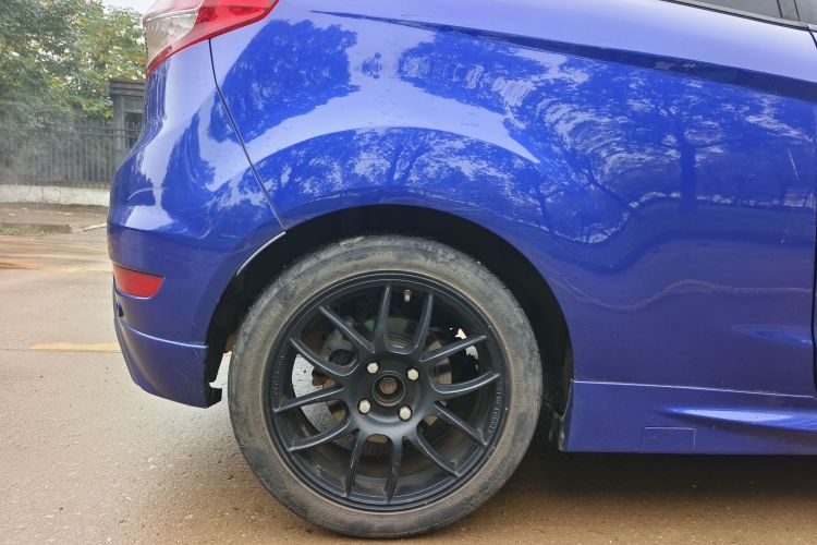 福特 嘉年华(进口) 2013款 1.6T ST车身外观6011