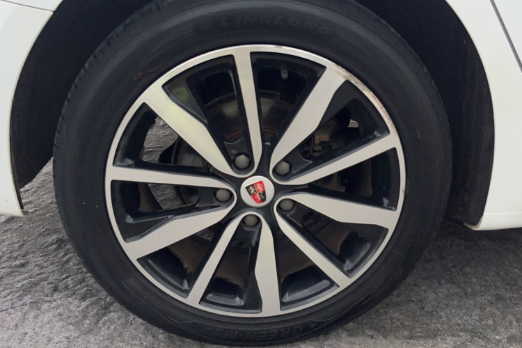 荣威i6 2018款 20T 自动旗舰版车身外观6007