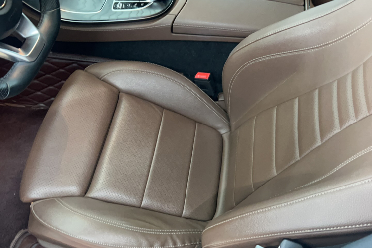 奔驰E级 2018款 改款 E 200 L 运动型中控内饰7003