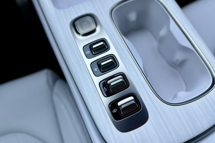 小米汽车 小米SU7 2024款 四驱超长续航高阶智驾Max版中控内饰7005