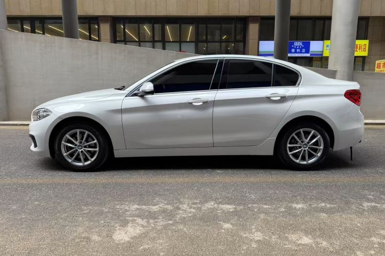 宝马1系 2018款 改款 118i 时尚型车身外观6002