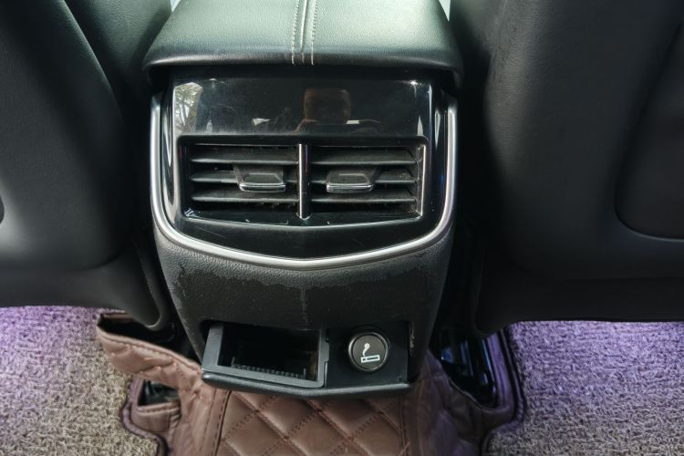 凯迪拉克XTS 2018款 28T 技术型中控内饰7006