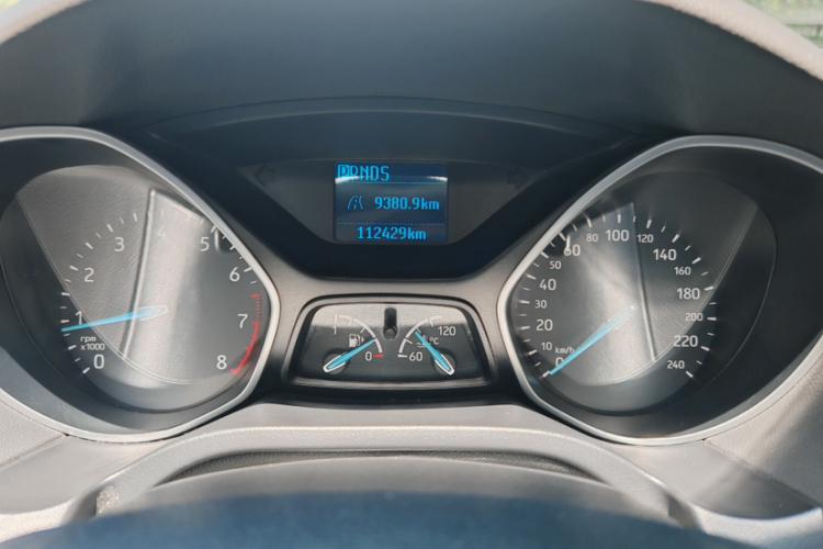 福特 福克斯 2018款 三厢经典 1.6L 自动舒适型智行版中控内饰15