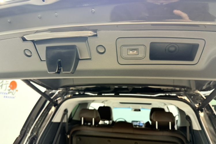 别克GL8 2022款 陆上公务舱 652T 豪华型中控内饰7013