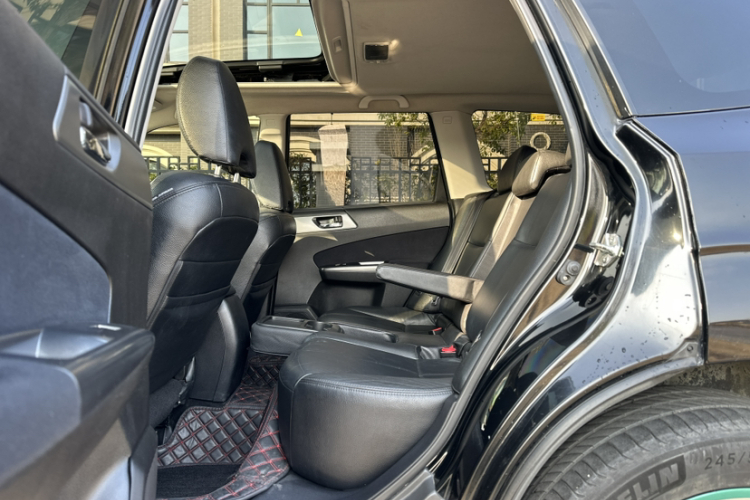 斯巴鲁 森林人 2011款 2.5XS 自动豪华版中控内饰7001