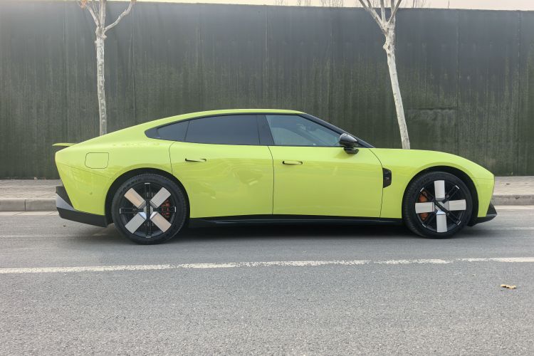 小鹏P7 2025款 750 四驱高性能 Ultra车身外观6007