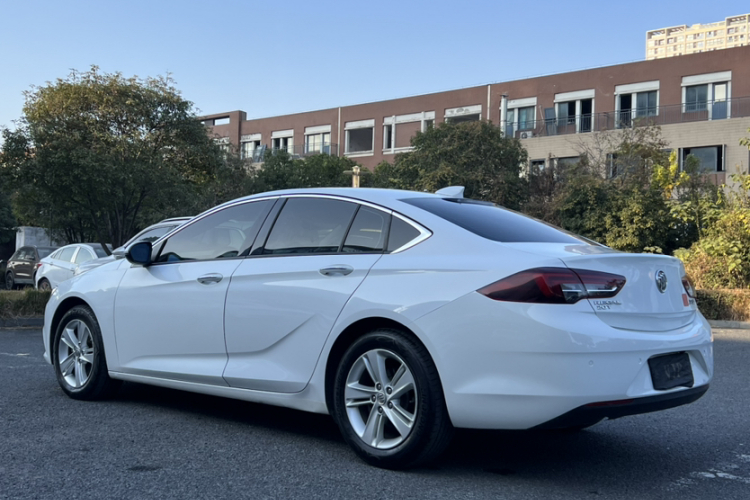 别克 君威 2019款 20T 精英型 国VI车身外观6006