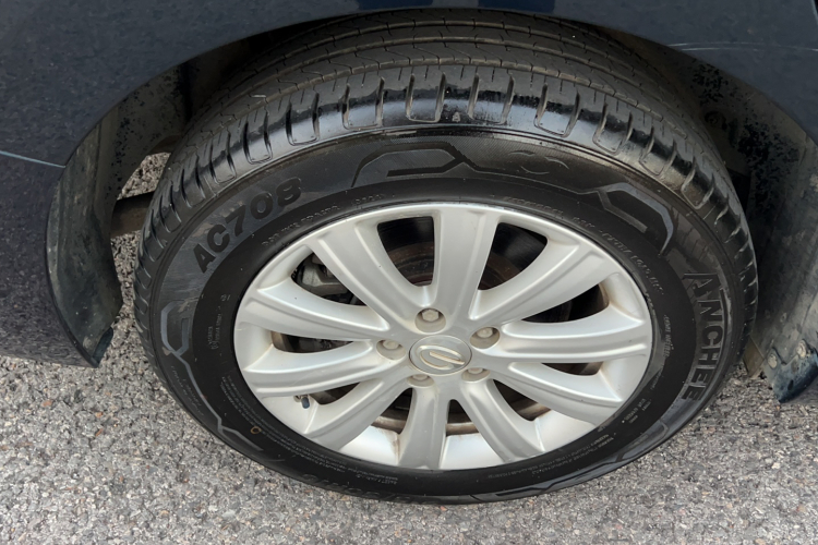 广汽传祺 传祺M6 2019款 270T DCT精英版（七座）国VI车身外观6007