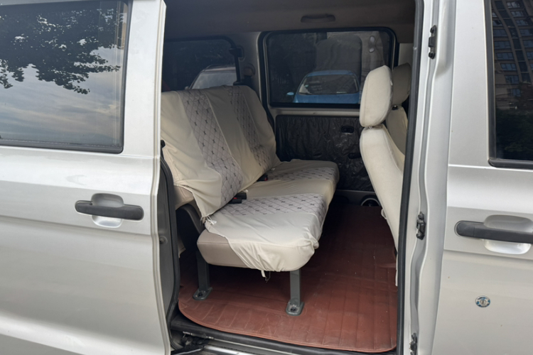 五菱汽车 五菱宏光V 2022款 1.5L劲取版电动助力LAR中控内饰7003