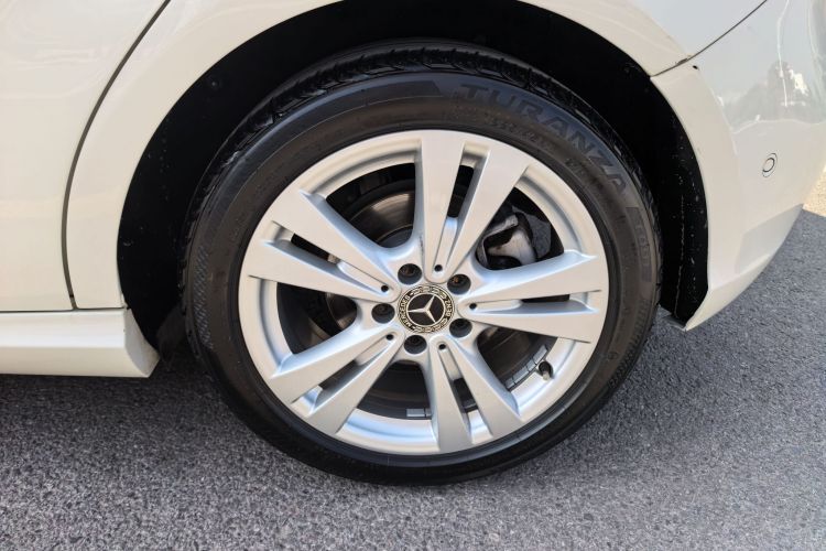 奔驰A级(进口) 2017款 改款 A 200 动感型车身外观6007