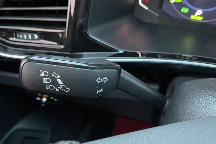 大众 探岳GTE插电混动 2020款 1.4T 豪华型局部细节9006