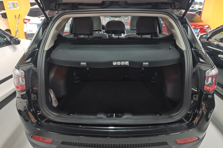 Jeep 指南者 2017款 200T 自动家享版局部细节23