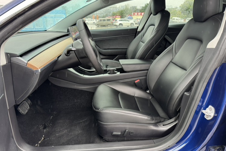特斯拉 Model 3 2019款 标准续航后驱升级版中控内饰7014