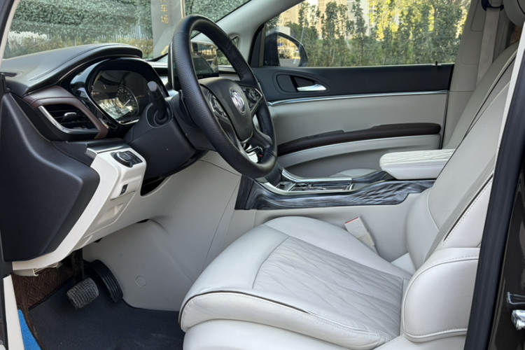 别克GL8 2021款 陆上公务舱 652T 豪华型中控内饰7003