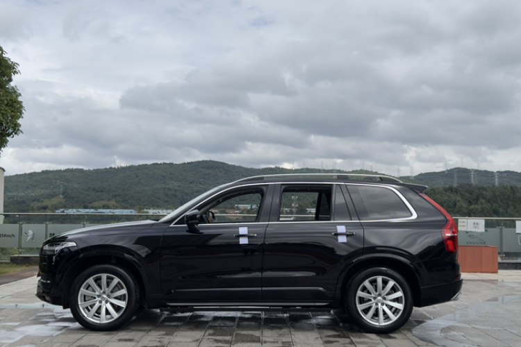 沃尔沃XC90 2018款 T6 智逸版 7座车身外观6005