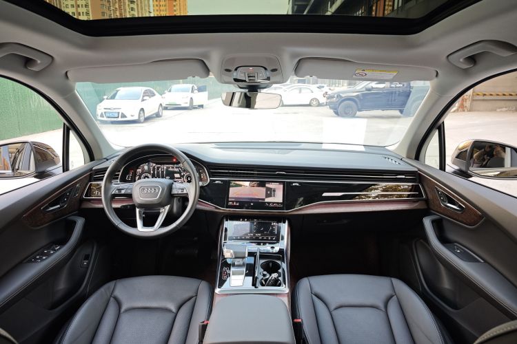 奥迪Q7 2024款 45 TFSI quattro S line运动型中控内饰7006