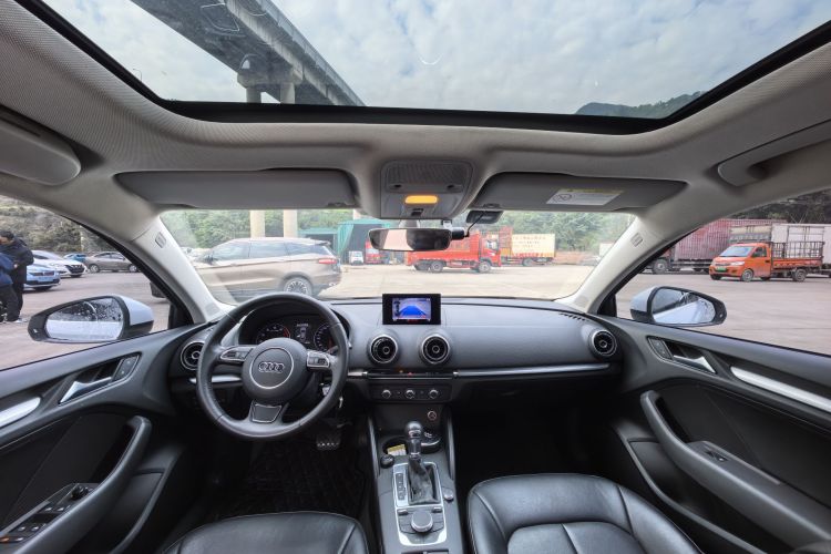 奥迪A3 2016款 Limousine 35 TFSI 领英型中控内饰7002