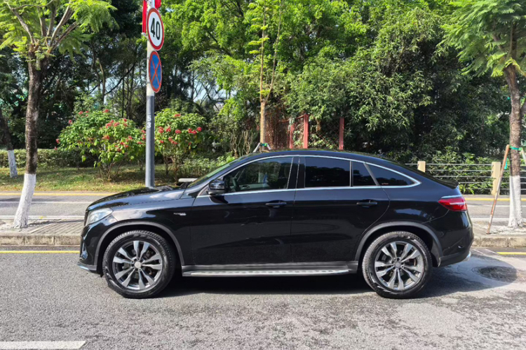 奔驰GLE轿跑 2015款 GLE 400 4MATIC 轿跑SUV车身外观6006
