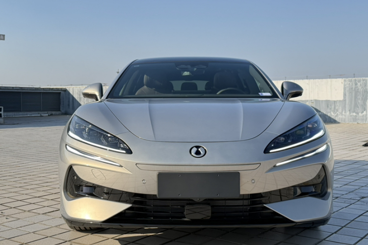 腾势Z9GT 2024款 1100四驱Pro版车身外观6011