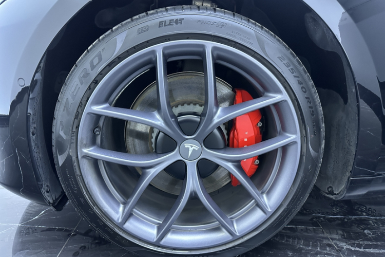 特斯拉 Model 3 2021款 Performance高性能全轮驱动版车身外观6002