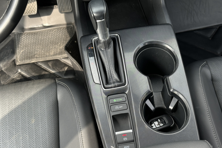 本田 思域 2022款 180TURBO CVT尚擎版局部细节18