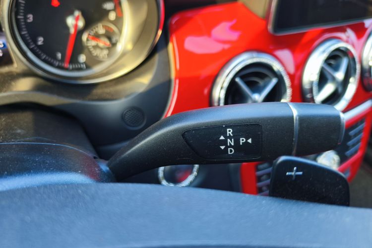 奔驰CLA 2019款 CLA 200 动感型中控内饰7010