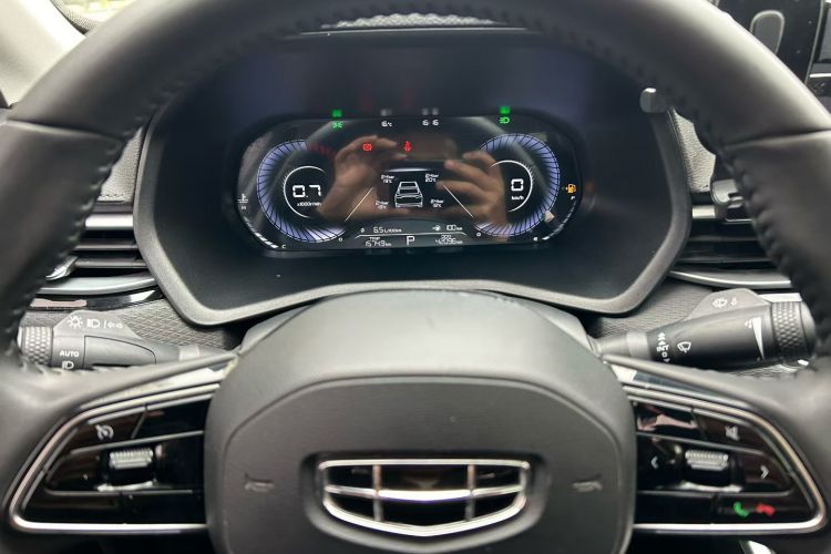 吉利汽车 帝豪 2023款 第4代冠军版 1.5L CVT尊贵型中控内饰15