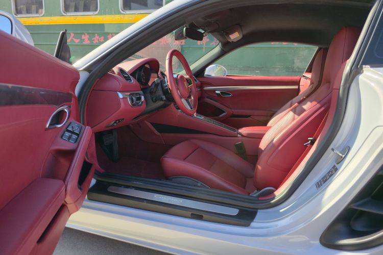 保时捷718 2023款 Cayman Style Edition 2.0T中控内饰7008