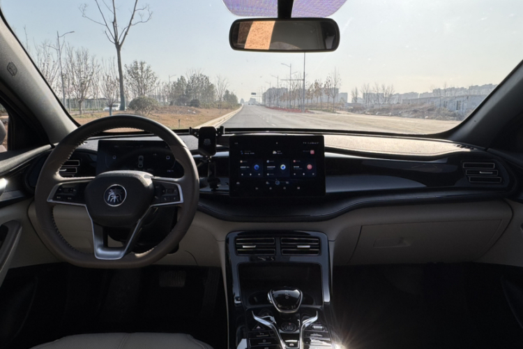 比亚迪 秦PLUS 2023款 冠军版 DM-i 55KM领先型中控内饰7001