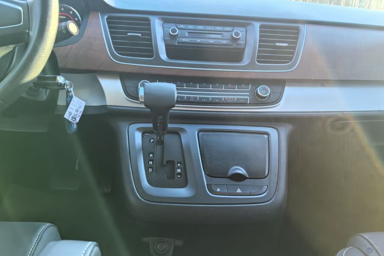 上汽大通MAXUS 大通G10 2016款 2.0T 自动精英版局部细节18