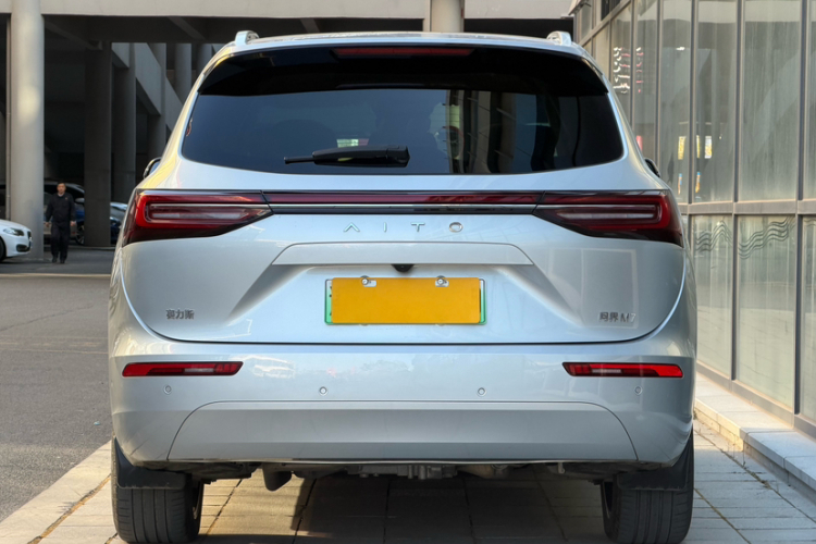 鸿蒙智行 问界M7 2024款 1.5T 四驱Plus版 5座车身外观6004